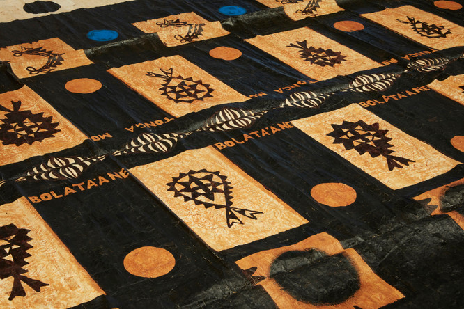 Kulimoe'anga Stone Maka Toga mo Bolataane (Tonga and Britain) (detail) 2008–10. Oil, clay, dye on tapa cloth. Installation view, 22nd Biennale of Sydney