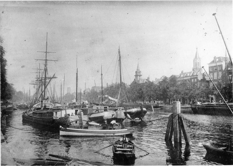 Leuvehaven in about 1895