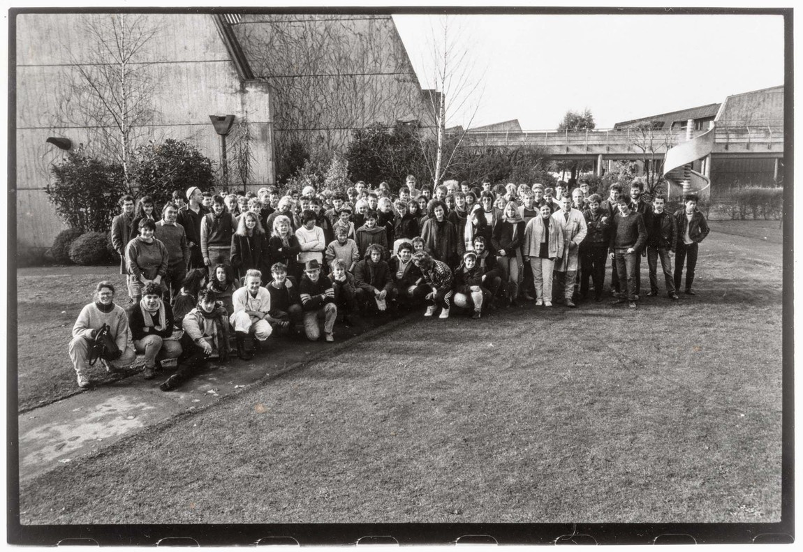 University of Canterbury School of Fine Arts, class of 1986. Image courtesy of Tony de Lautour