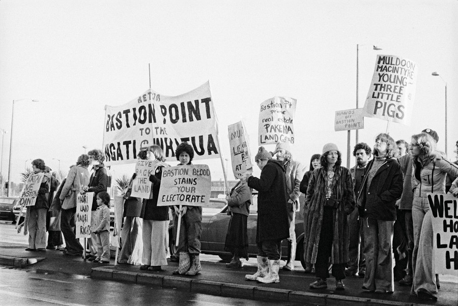 John Miller Protest Against Robert Muldoon, Auckland Airport 1977. Photograph. Courtesy of the artist